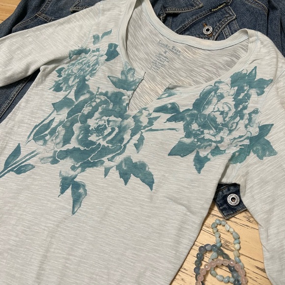 Vintage Lucky Brand Lucky Tee with Blue Roses Pattern 100% Cotton (never worn) - Picture 10 of 10